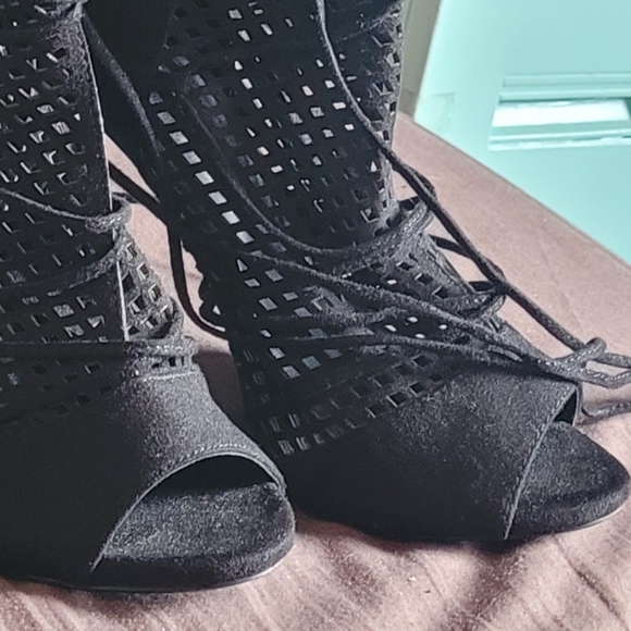 Suede Mesh Heels - Picture 10 of 10